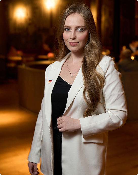 Илона Логинова